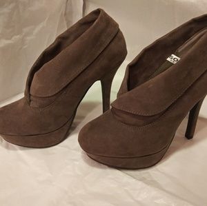 Mossimo Tan Stilettos